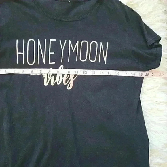 Honeymoon vibes short sleeve Scoopneck black t-shirt Graphic Tee - Picture 5 of 7